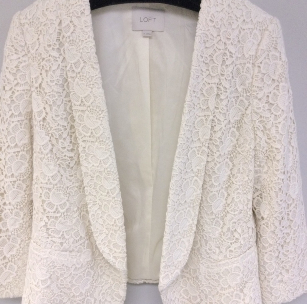 LOFT Ivory Size 4 Petite Lace Blazer Elegant Floral Design.